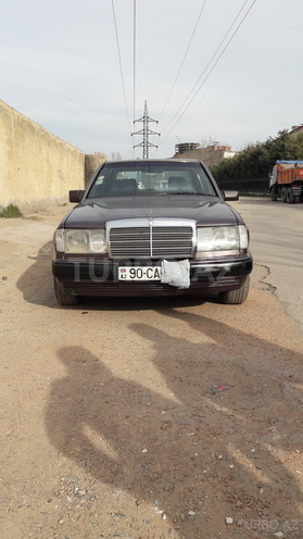Mercedes E 250 1991, 235,000 km - 2.5 l - Bakı