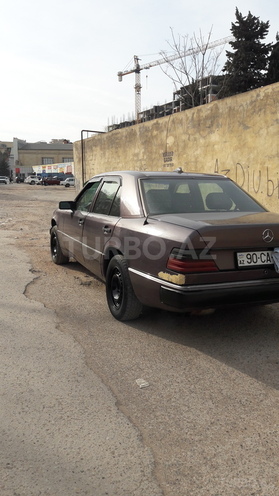 Mercedes E 250 1991, 235,000 km - 2.5 l - Bakı