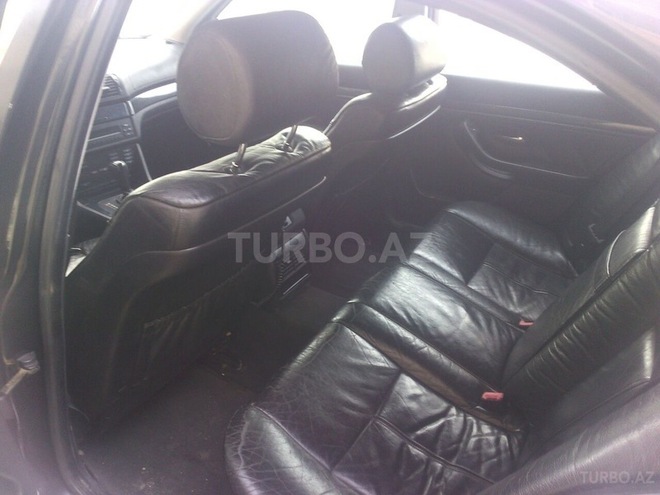 BMW 528 1996, 245,000 km - 2.8 l - Bakı