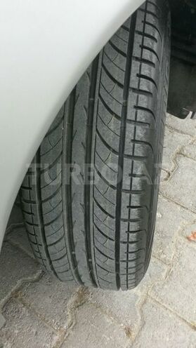 Mercedes E 220 2001, 210,689 km - 2.2 l - Xırdalan