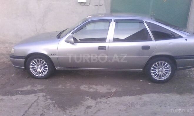 Opel Vectra 1994, 355,000 km - 1.6 л - Gəncə