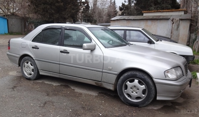 Mercedes C 200 2000, 108,000 km - 2.0 l - Bakı