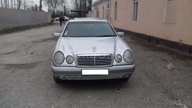 Mercedes E 200 1998, 215,143 km - 2.0 l - Ağdaş