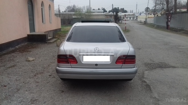 Mercedes E 200 1998, 215,143 km - 2.0 l - Ağdaş
