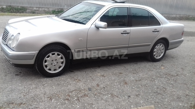 Mercedes E 200 1998, 215,143 km - 2.0 l - Ağdaş