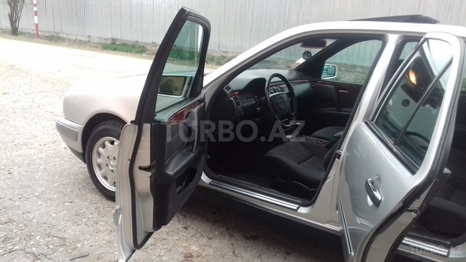 Mercedes E 200 1998, 215,143 km - 2.0 l - Ağdaş