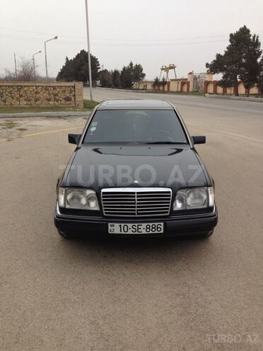 Mercedes E 260 1992, 257,000 km - 2.6 л - Yevlax