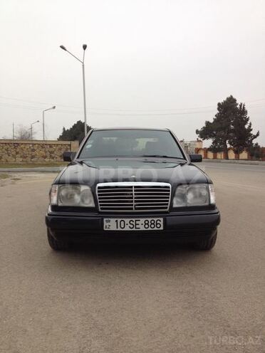 Mercedes E 260 1992, 257,000 km - 2.6 л - Yevlax
