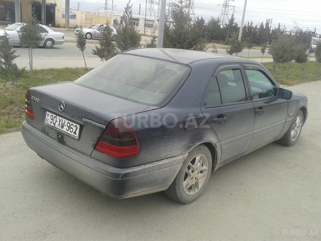 Mercedes C 230 1997, 250,000 km - 2.3 l - Sumqayıt