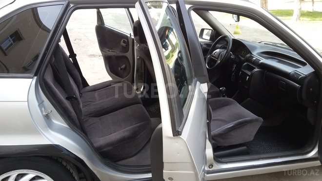 Opel Astra 1994, 215,000 km - 1.6 l - Bakı