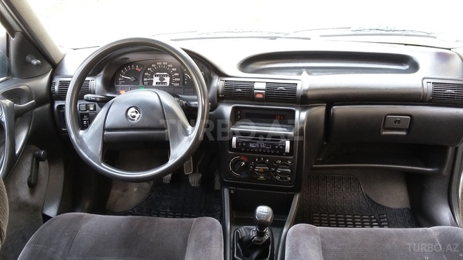 Opel Astra 1994, 215,000 km - 1.6 l - Bakı