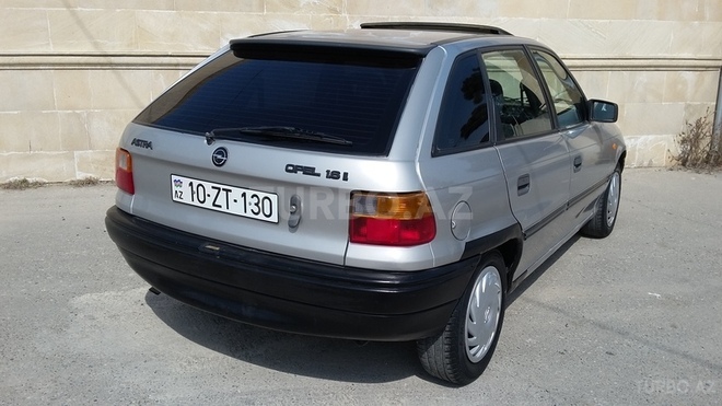 Opel Astra 1994, 215,000 km - 1.6 l - Bakı