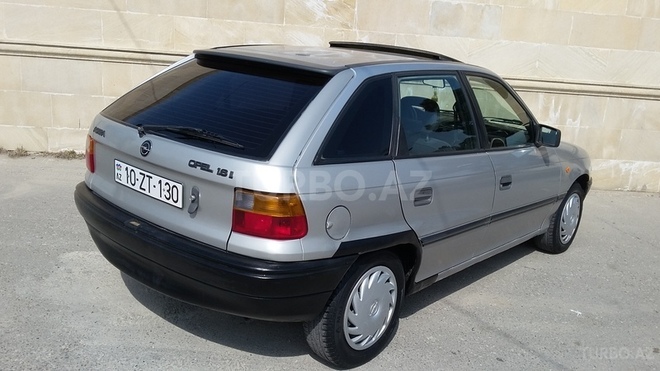 Opel Astra 1994, 215,000 km - 1.6 l - Bakı