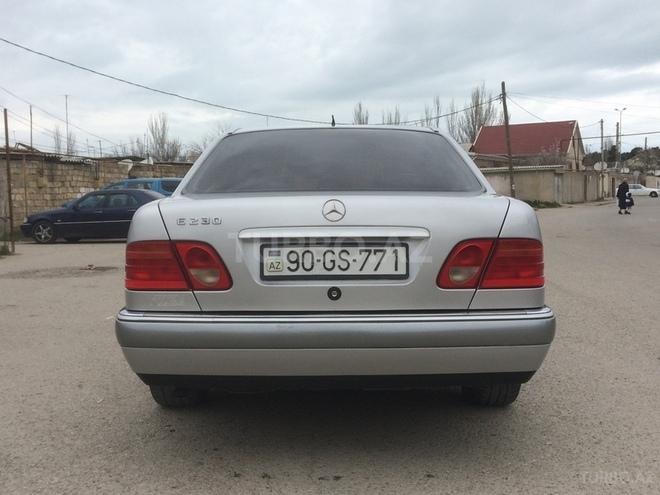 Mercedes E 230 1996, 320,000 km - 2.3 l - Sumqayıt
