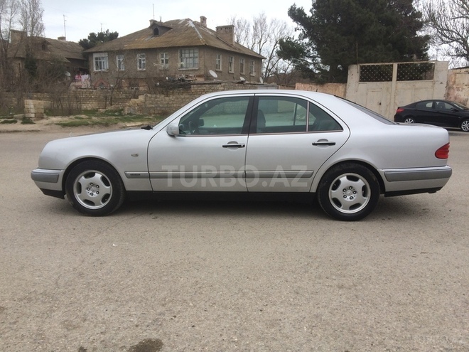 Mercedes E 230 1996, 320,000 km - 2.3 l - Sumqayıt
