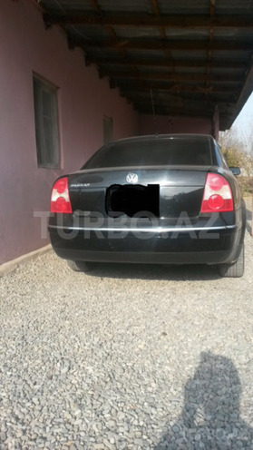 Volkswagen Passat 2003, 297,249 km - 1.8 l - Bərdə