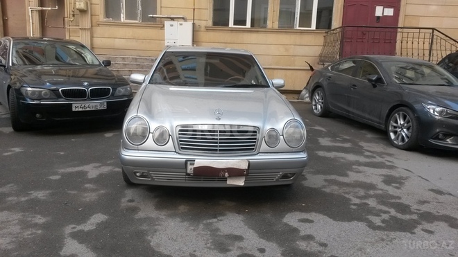 Mercedes E 240 1999, 170,000 km - 2.4 l - Bakı