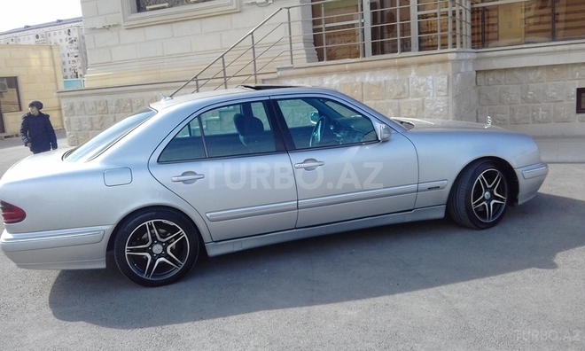 Mercedes E 220 2000, 280,000 km - 2.2 l - Xırdalan