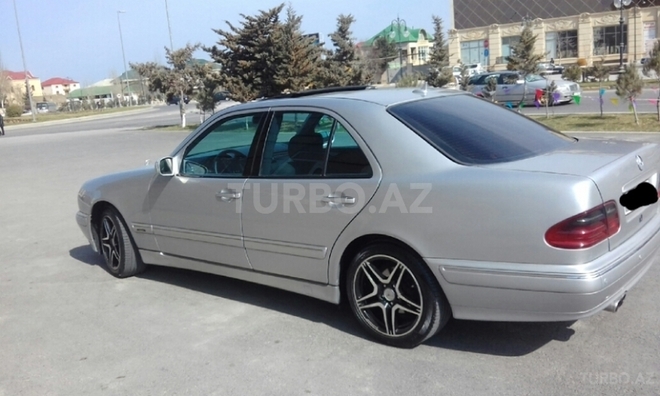 Mercedes E 220 2000, 280,000 km - 2.2 l - Xırdalan