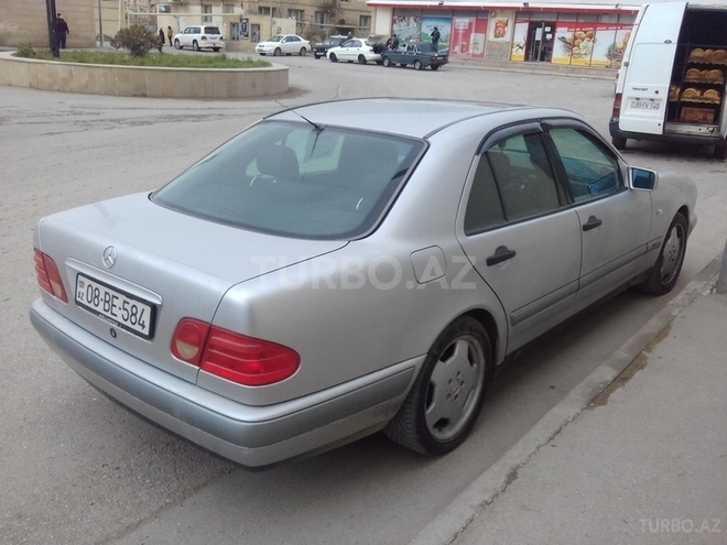Mercedes E 200 1998, 207,000 km - 2.0 l - Bakı