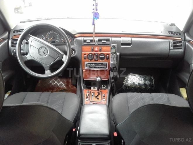 Mercedes E 200 1998, 207,000 km - 2.0 l - Bakı