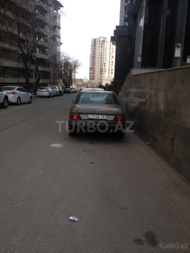 Mercedes E 230 1988, 3,780,000 km - 2.3 l - Bakı