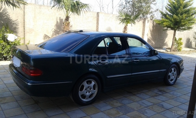 Mercedes E 270 2001, 190,000 km - 2.7 l - Bərdə