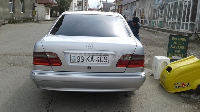 Mercedes E 220 1999, 300,000 km - 2.2 л - Lənkəran