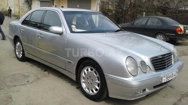 Mercedes E 220 1999, 300,000 km - 2.2 л - Lənkəran