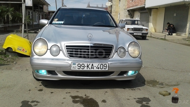 Mercedes E 220 1999, 300,000 km - 2.2 л - Lənkəran