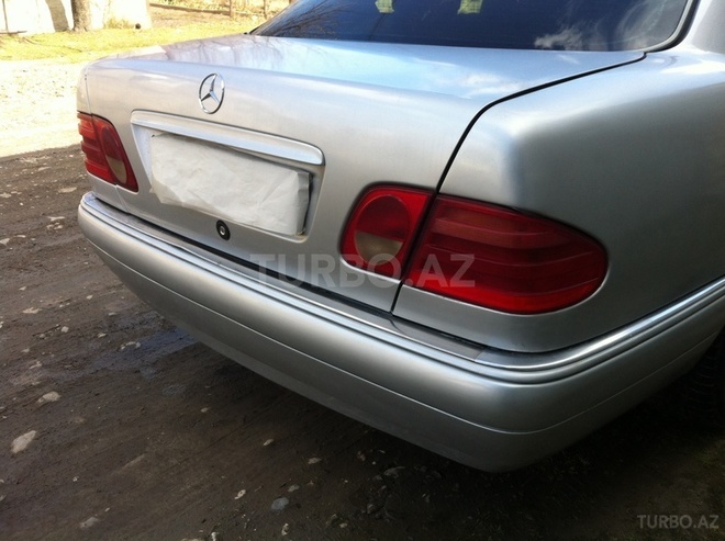 Mercedes E 230 1996, 335,000 km - 2.3 l - Bakı