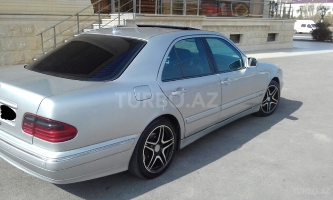 Mercedes E 220 2000, 29,000 km - 2.2 l - Sumqayıt