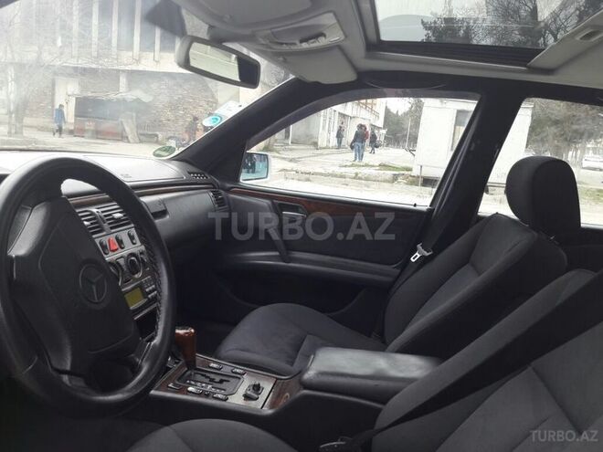 Mercedes E 200 1997, 180,000 km - 2.0 l - Sumqayıt