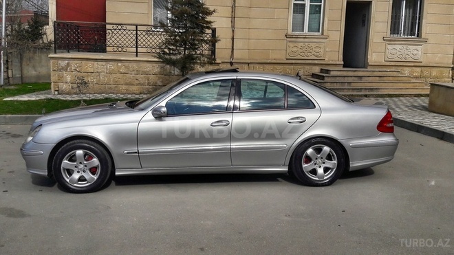 Mercedes E 320 2002, 272,000 km - 3.2 l - Bakı