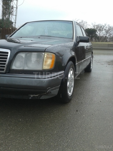 Mercedes E 220 1994, 292,000 km - 2.2 l - Bakı