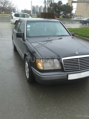 Mercedes E 220 1994, 292,000 km - 2.2 l - Bakı