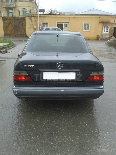 Mercedes E 220 1994, 292,000 km - 2.2 l - Bakı