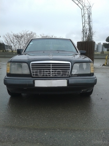 Mercedes E 220 1994, 292,000 km - 2.2 l - Bakı