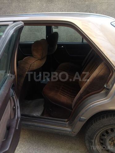 Mercedes E 230 1988, 377,000 km - 2.3 l - Bakı