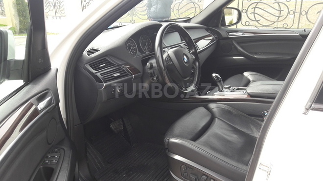 BMW X5 2010, 170,000 km - 5.0 l - Bakı