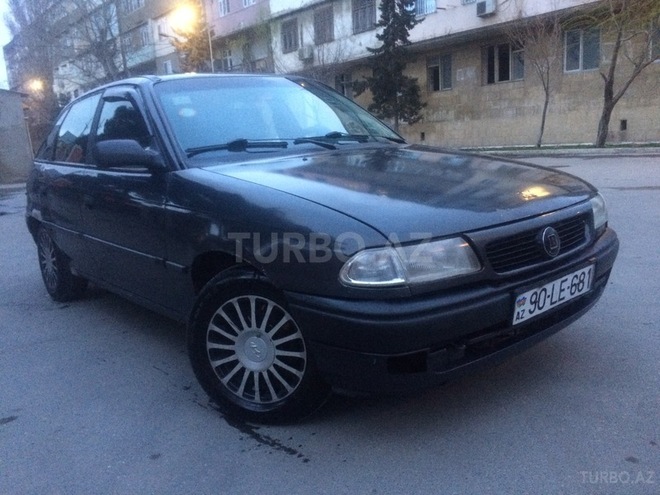 Opel Astra 1996, 282,000 km - 1.6 l - Bakı