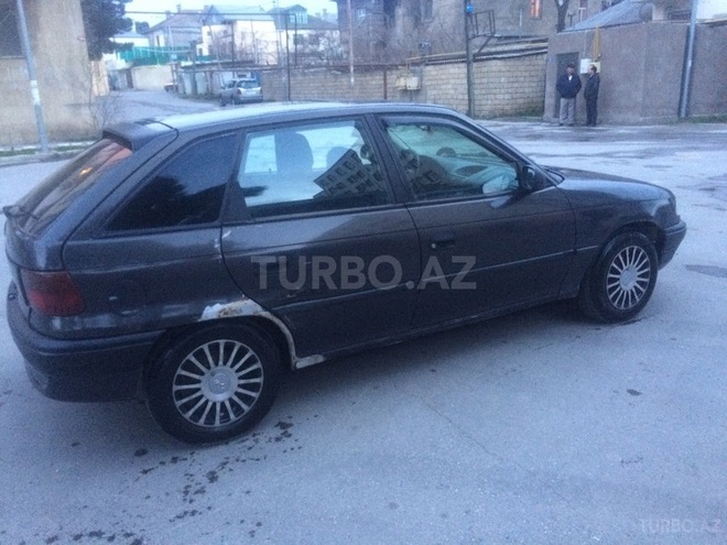 Opel Astra 1996, 282,000 km - 1.6 l - Bakı