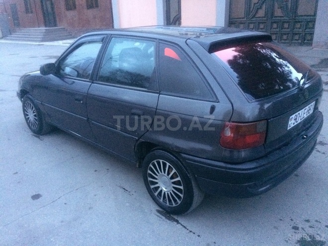 Opel Astra 1996, 282,000 km - 1.6 l - Bakı