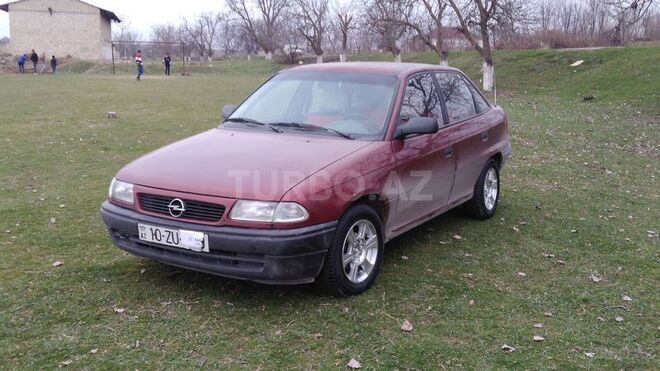 Opel Astra 1994, 24,000 km - 1.6 l - Qusar