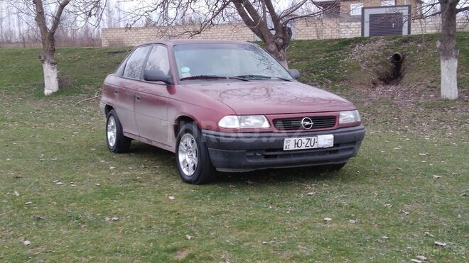 Opel Astra 1994, 24,000 km - 1.6 l - Qusar