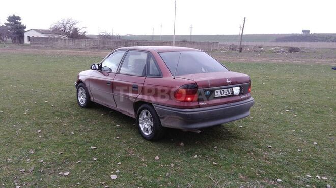 Opel Astra 1994, 24,000 km - 1.6 l - Qusar