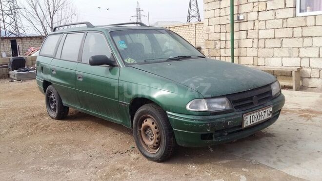 Opel Astra 1994, 200,000 km - 2.0 l - Bakı