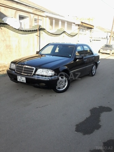Mercedes C 230 1999, 230,000 km - 2.3 л - Quba