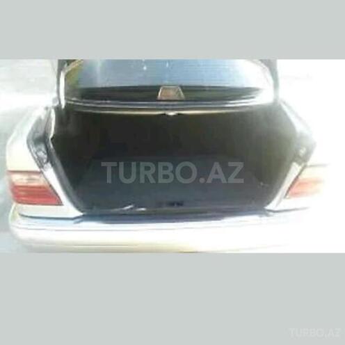 Mercedes E 240 1998, 250,000 km - 0.3 l - Bakı