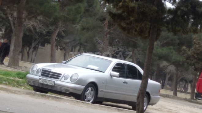 Mercedes E 240 1998, 250,000 km - 0.3 l - Bakı